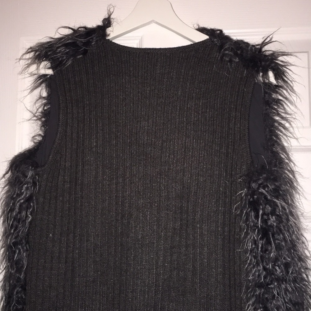 Vest - Picture 3 of 5